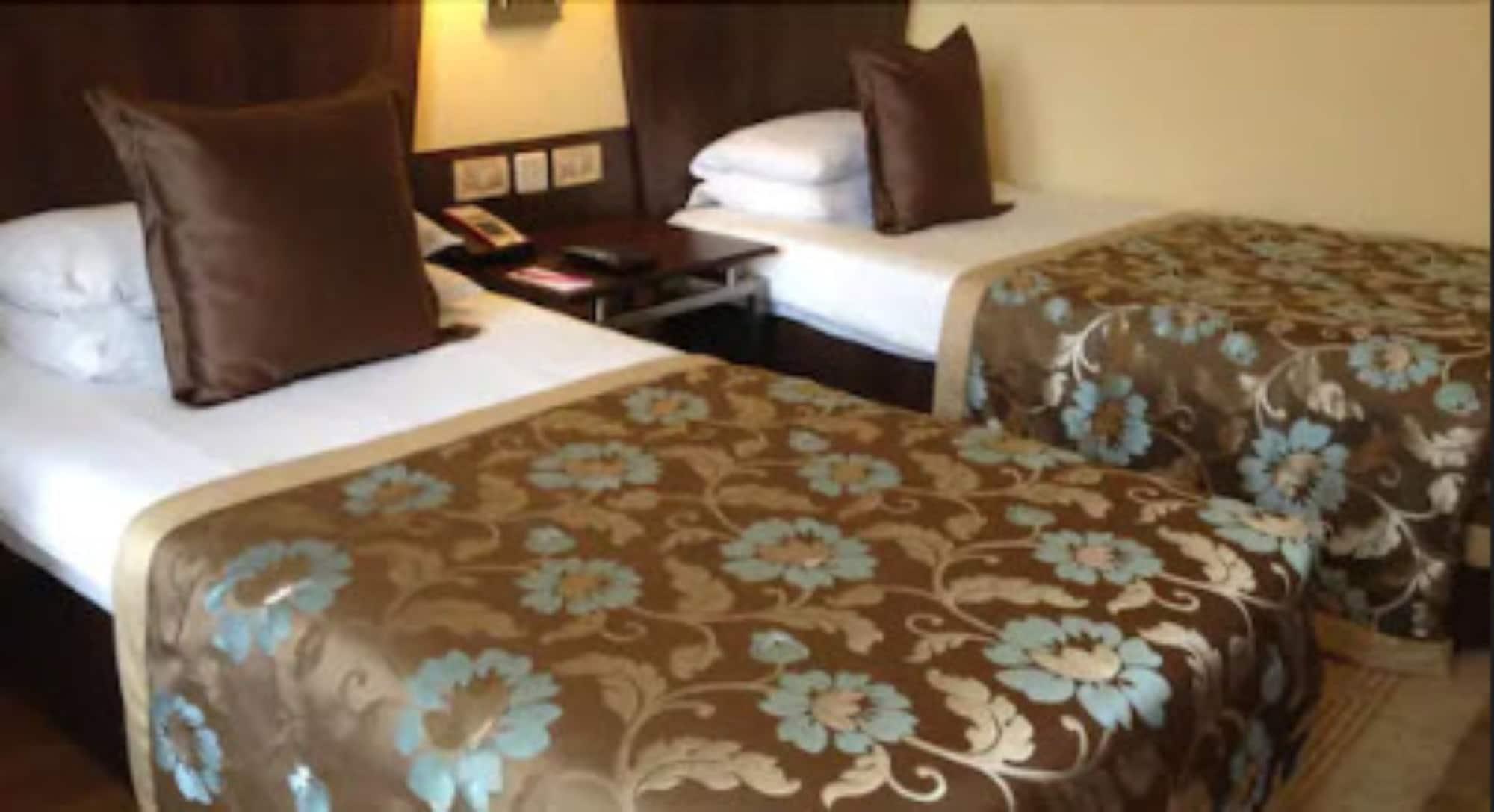 Blue Diamond Pune Ihcl Seleqtions Экстерьер фото